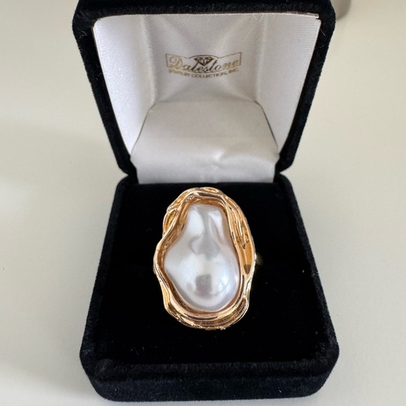 Vintage Style Statement Cocktail Ring Gold Tone w/ Large Faux Baroque Pearl - Picture 1 of 13